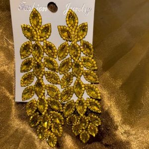 New Yellow Dangling Earrings Formal Wedding Prom Church Party
